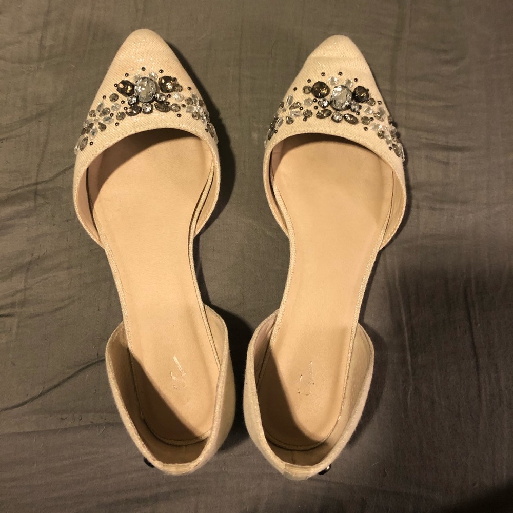 Simply Vera Wang Beige Flats-size 8.5